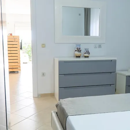 Ostria 2 * ساراندا