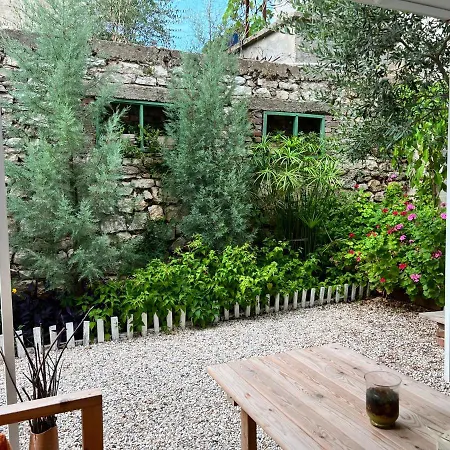 Ostria 2 Apartment